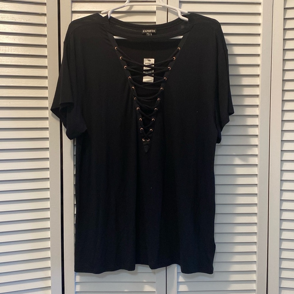 *NWT* Black V-Neck Tee with Copper Detail